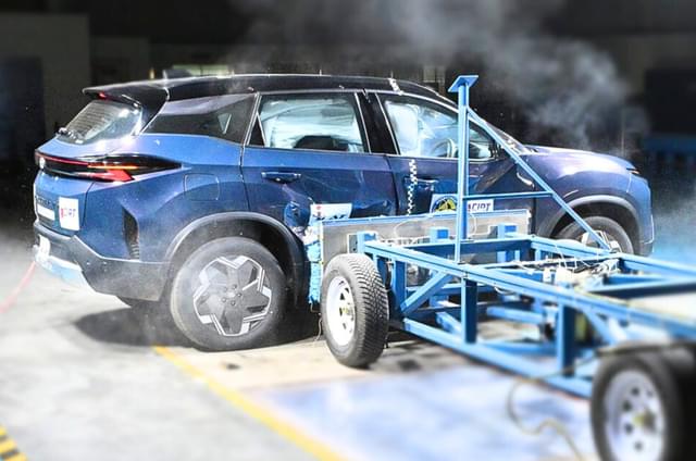 It secured full points (16 out of 16) is side movable deformable barrier test.  Image - 18262